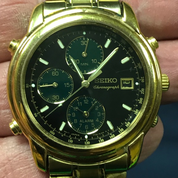 seiko chronograph 100m green